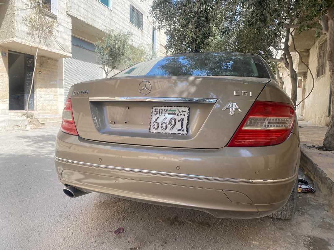 سيارة مرسيدس للبيع